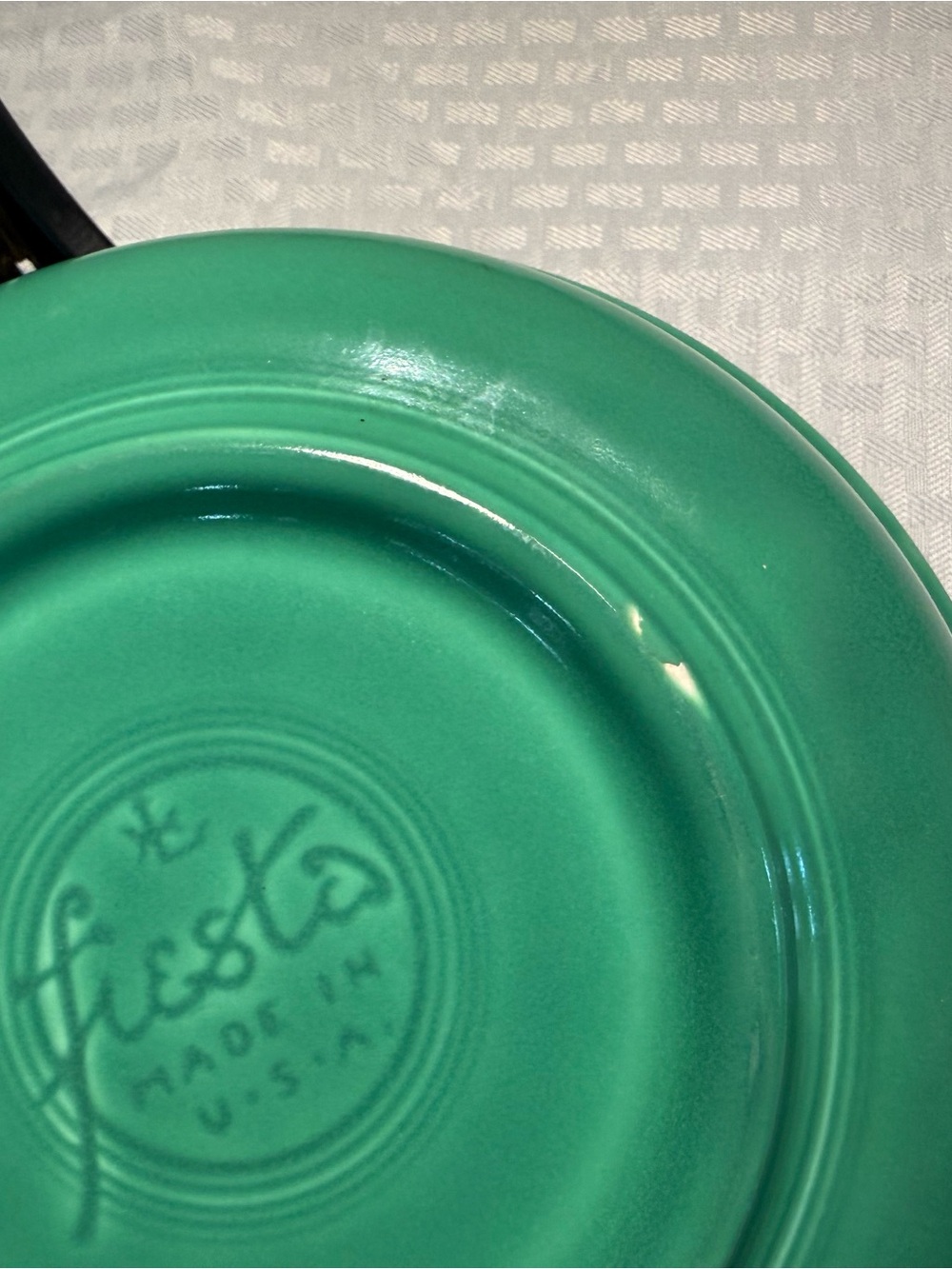 Vintage Fiestaware Serving Bowl (original green) - Picture 4 of 6